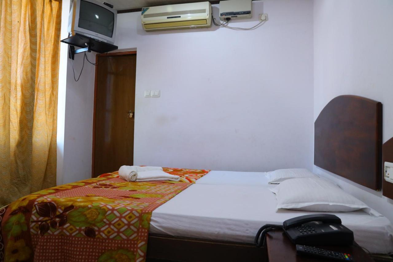 Ramanilayam Tourist Home Ambalapulai Exterior foto