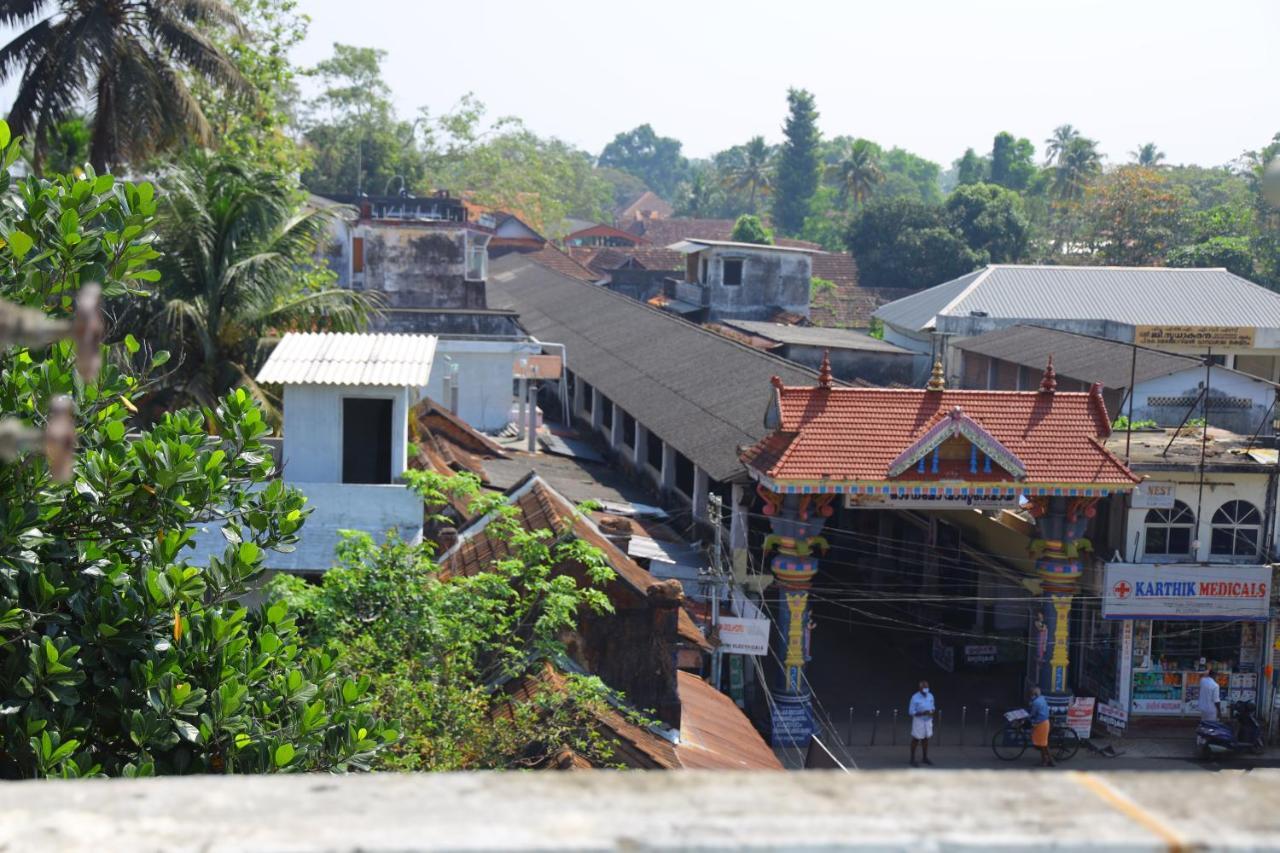 Ramanilayam Tourist Home Ambalapulai Exterior foto